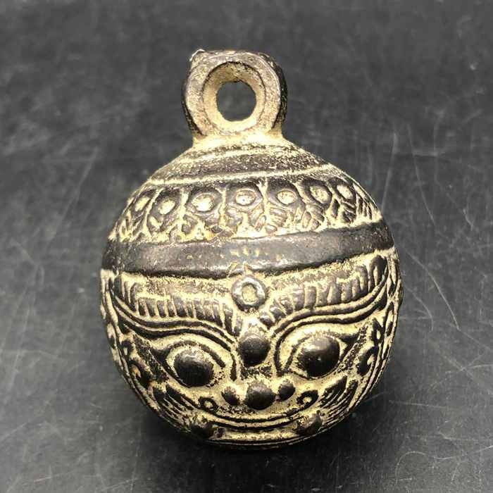 Sino Antigo com Cabeça de Tigr - Vintage Collectible Bells avaliação e preço