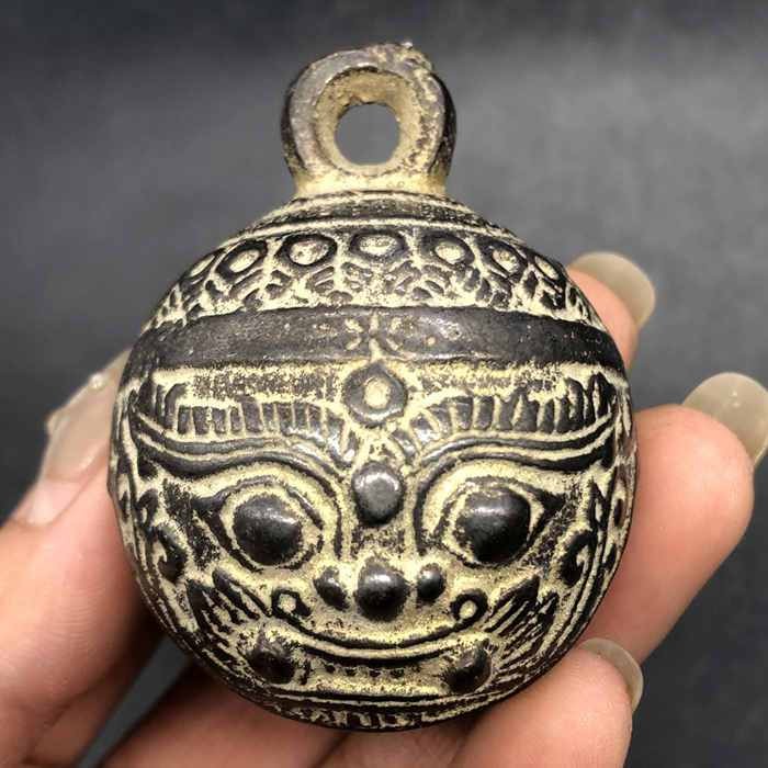 Sino Antigo com Cabeça de Tigr - Vintage Collectible Bells avaliação e preço