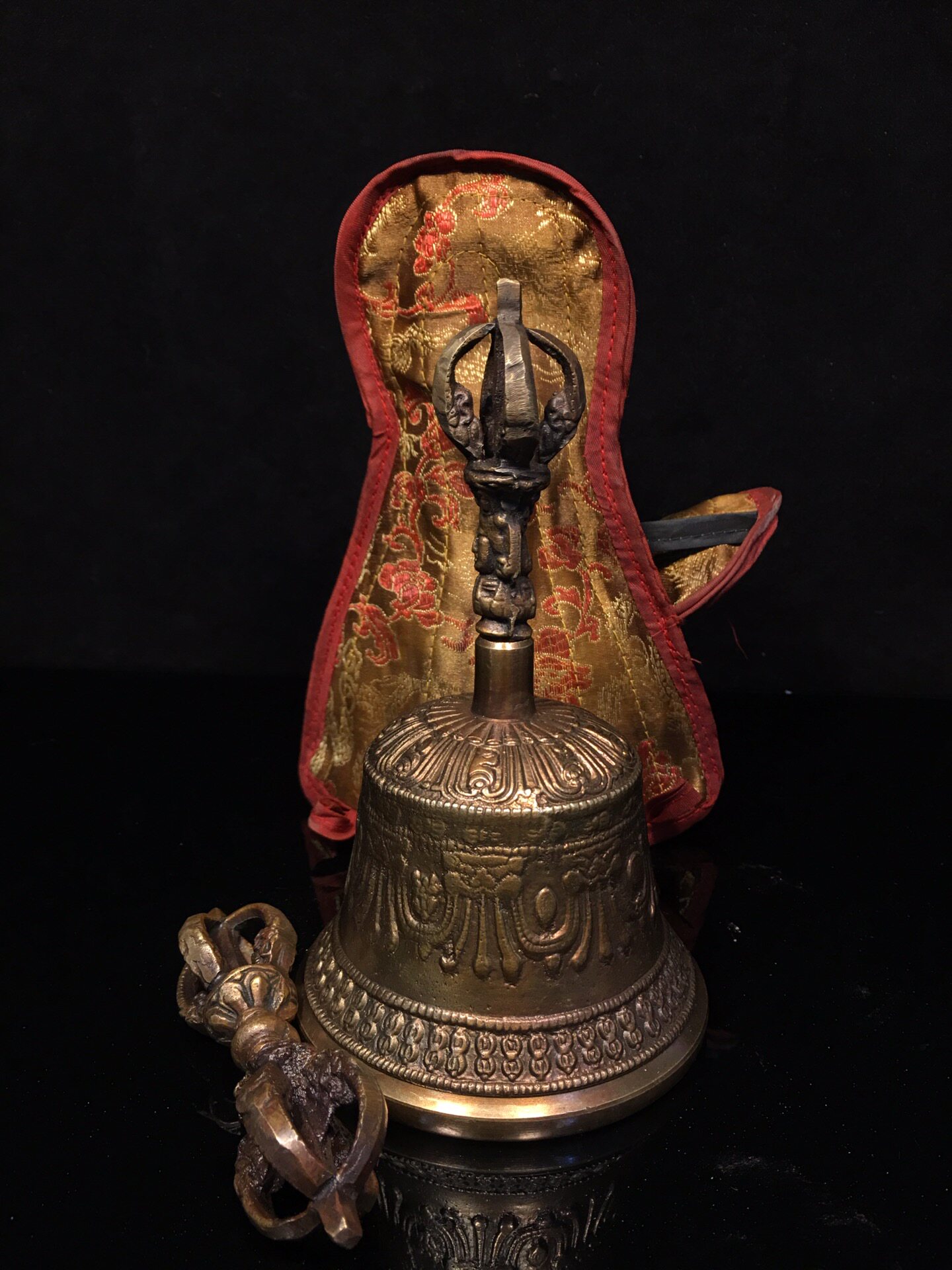 Conjunto de Sino e Dorje de La - Vintage Collectible Bells avaliação e preço