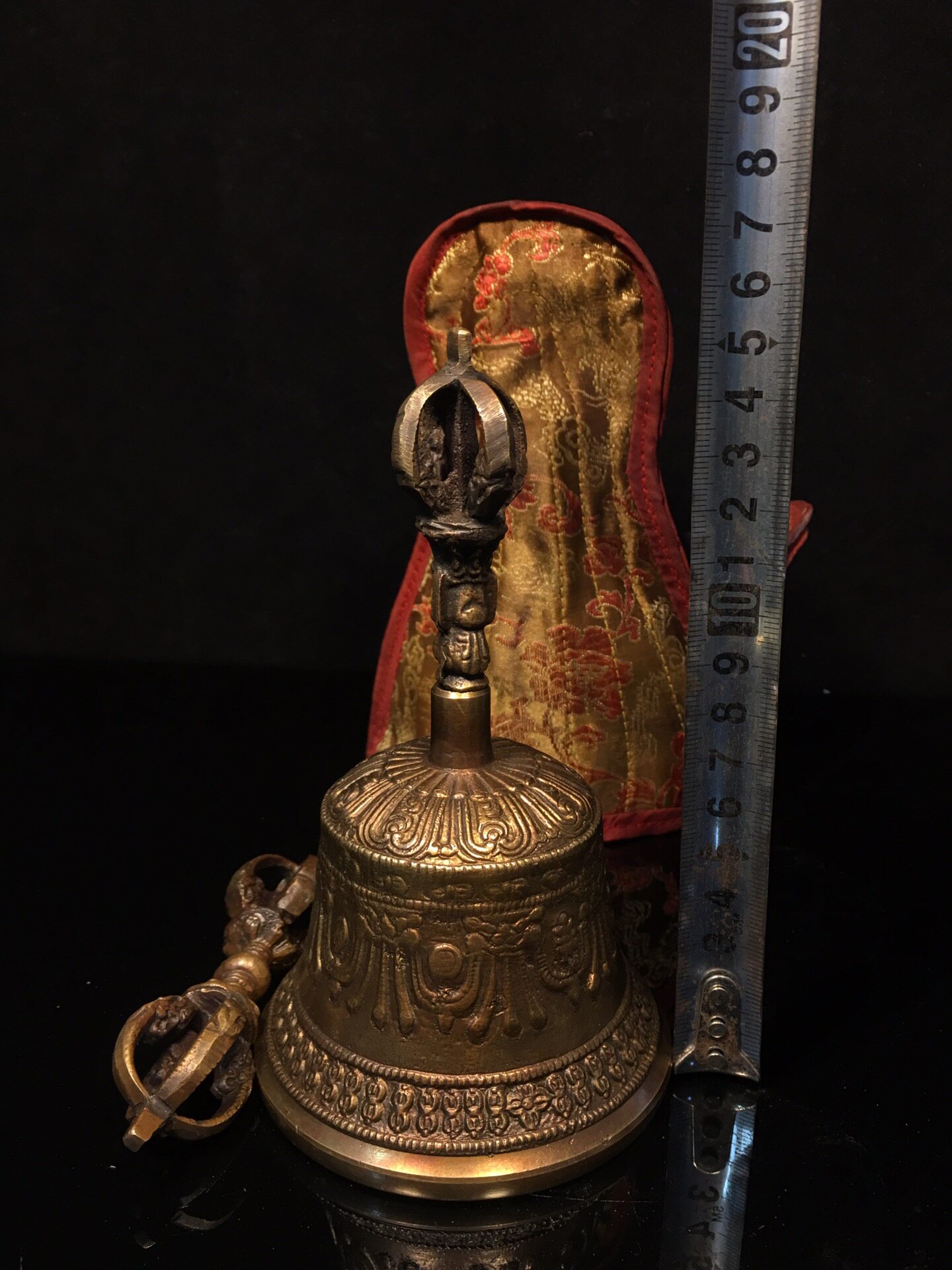 Conjunto de Sino e Dorje de La - Vintage Collectible Bells avaliação e preço