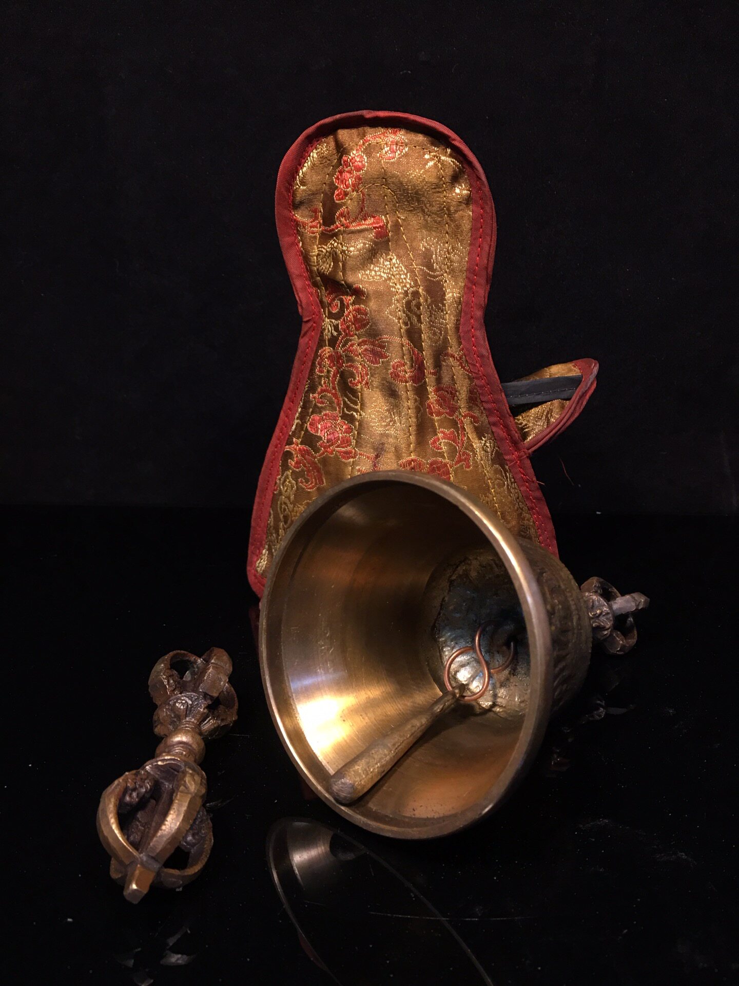 Conjunto de Sino e Dorje de La - Vintage Collectible Bells avaliação e preço